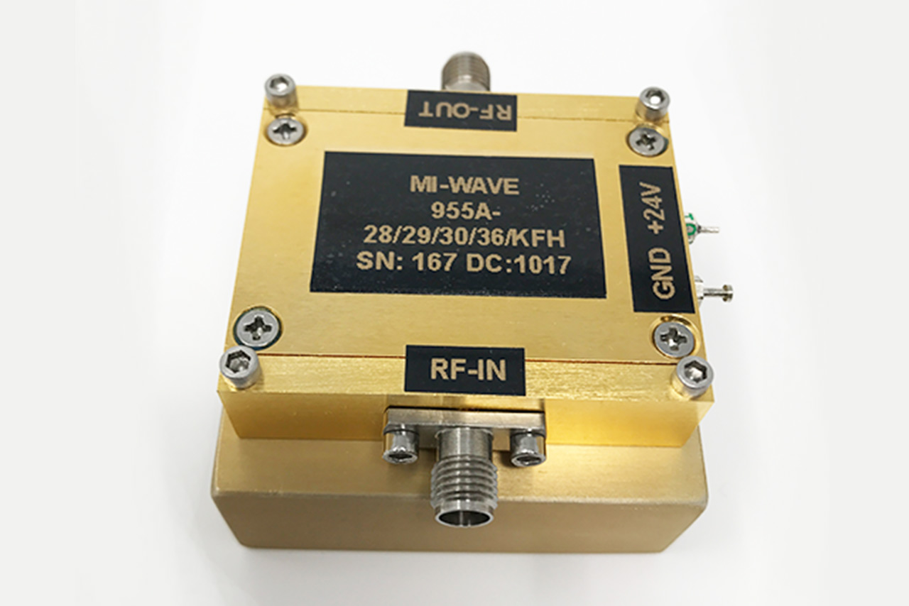 955A‐28/29/30/36/KFH, RF Power Amplifier, 28GHz ‐ 29GHz, Small Signal Gain 40dB, P1dB 32dBm, Psat 36dBm, VSWR 2.0 :1