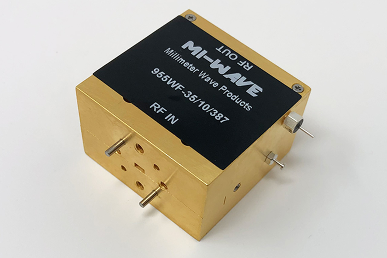 955WF-35/10/387, WR-10, Low Noise Amplifier, 75 GHz - 110 GHz , Small Signal Gain 35 dB, Noise Figure 4.5 dB, Bias +6V to +8V